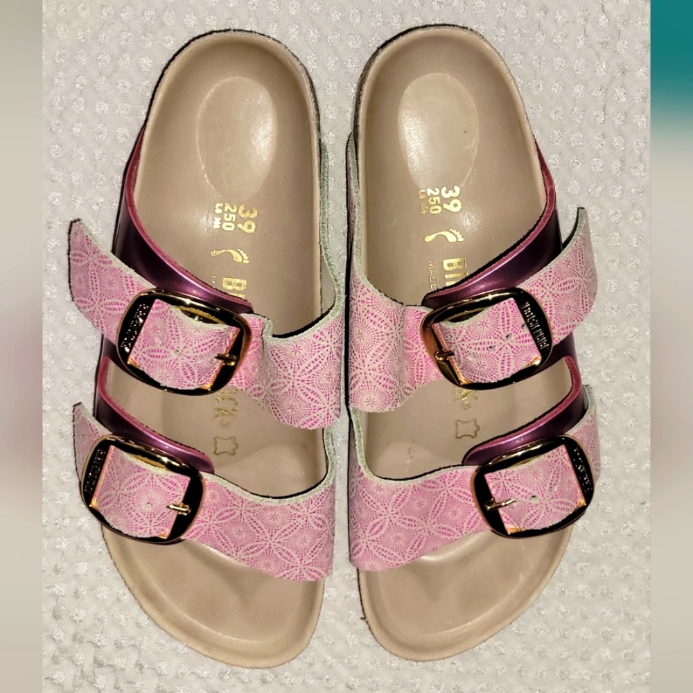 Almost New! Birkenstock Sandals - Picture 3 of 7